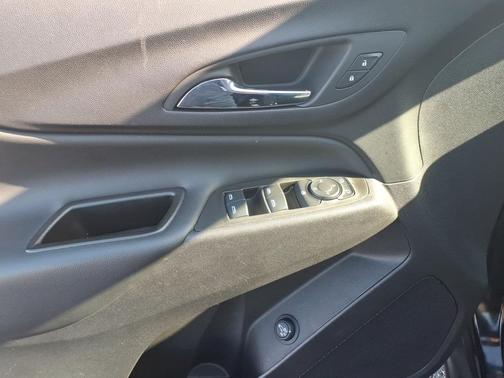 Mosaic Black Metallic 2024 Chevrolet Equinox 1LT