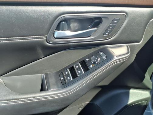 Boulder Gray Pearl 2023 Nissan Rogue SL