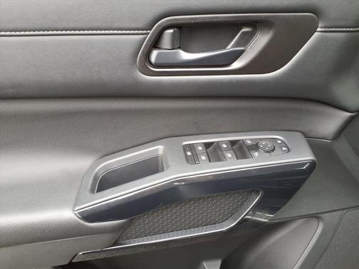 2024 Nissan Pathfinder SV FWD