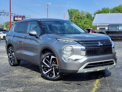2024 Mitsubishi Outlander SE Black Edition w/Pano Roof