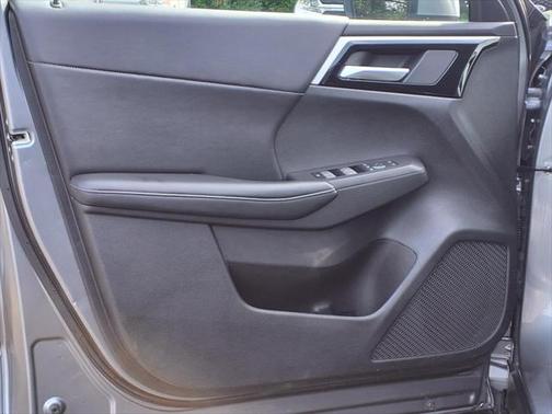 2024 Mitsubishi Outlander SE Black Edition w/Pano Roof