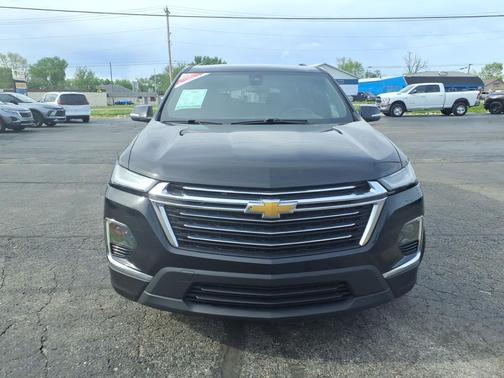 Mosaic Black Metallic 2023 Chevrolet Traverse LT Leather