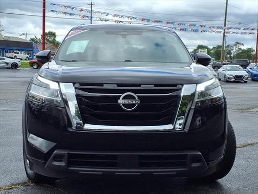 2022 Nissan Pathfinder SV