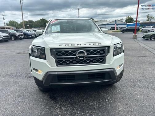 2022 Nissan Frontier SV