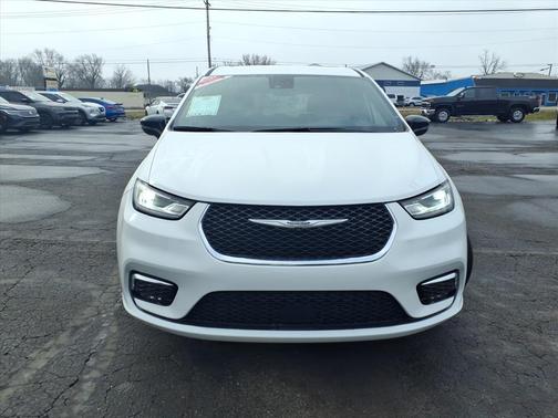 2025 Chrysler Pacifica L