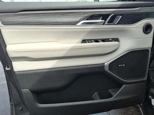 Diamond Black Crystal Pearlcoat 2023 Jeep Wagoneer Series II 4x4