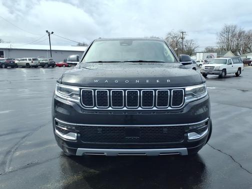 Diamond Black Crystal Pearlcoat 2023 Jeep Wagoneer Series II 4x4