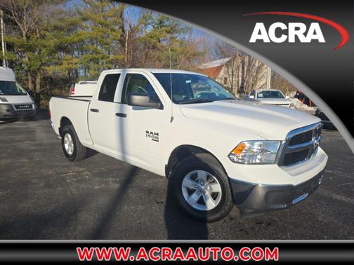 Bright White Clearcoat 2024 RAM 1500 Classic SLT