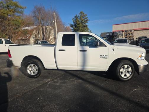 Bright White Clearcoat 2024 RAM 1500 Classic SLT
