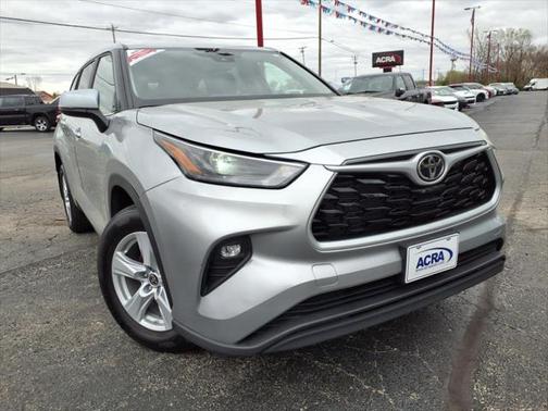 2023 Toyota Highlander LE