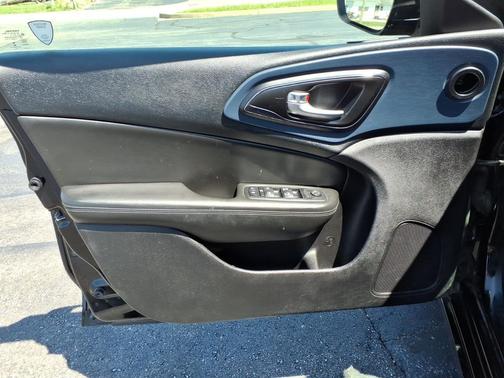 Black Clearcoat 2015 Chrysler 200 S