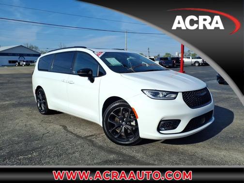 Bright White Clearcoat 2025 Chrysler Pacifica Limited