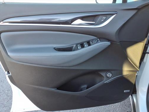 2024 Buick Enclave Essence FWD