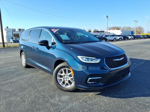 Fathom Blue Pearlcoat 2024 Chrysler Pacifica Touring L