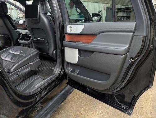 2023 Lincoln Navigator L Reserve