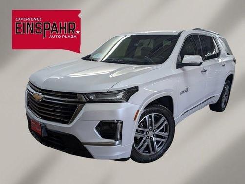 Iridescent Pearl Tricoat 2023 Chevrolet Traverse High Country