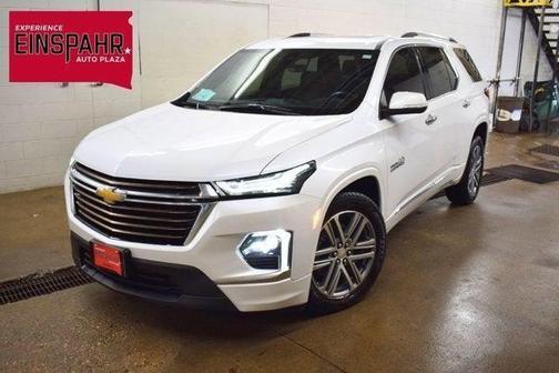 Iridescent Pearl Tricoat 2023 Chevrolet Traverse High Country