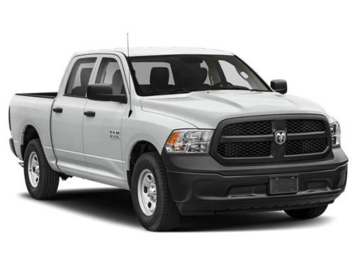 Brilliant Black Crystal Pearlcoat 2019 RAM 1500 Classic Express