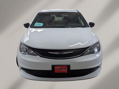 2026 Chrysler Voyager LX