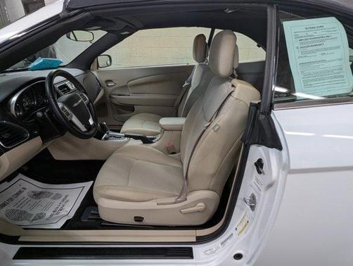 2012 Chrysler 200 Touring