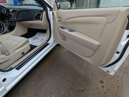 2012 Chrysler 200 Touring