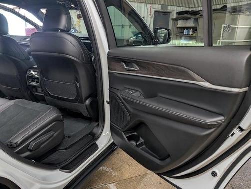 Bright White Clearcoat 2026 Jeep Grand Cherokee L Laredo
