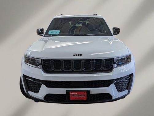 Bright White Clearcoat 2026 Jeep Grand Cherokee L Laredo