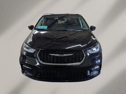 Diamond Black 2024 Chrysler Pacifica Touring-L