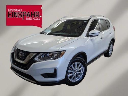 White 2018 Nissan Rogue SV