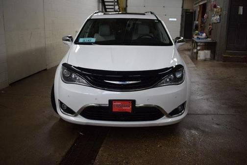 2017 Chrysler Pacifica Hybrid Platinum