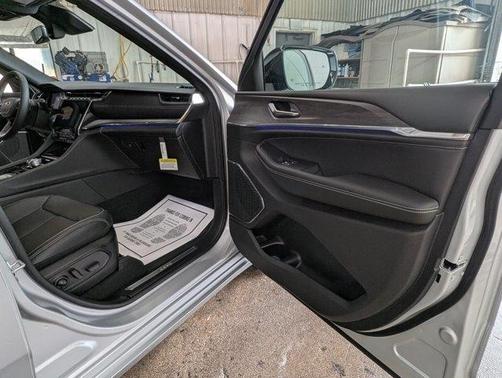 2025 Jeep Grand Cherokee L Overland