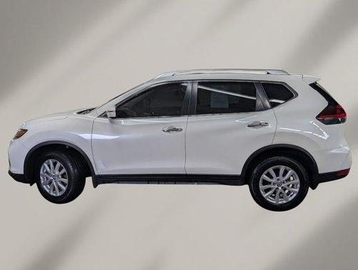 White 2019 Nissan Rogue SV