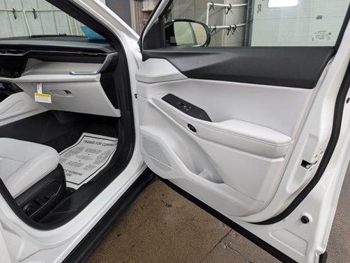 Bright White Clearcoat 2026 Jeep Cherokee Limited