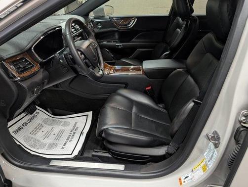 Ceramic White 2020 Lincoln Continental Standard
