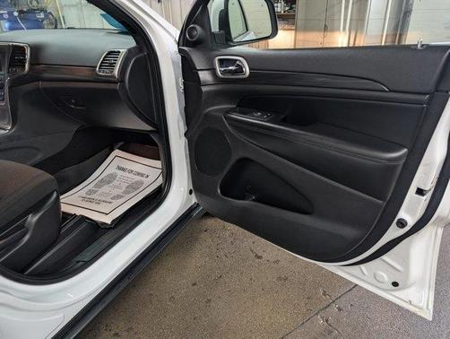 2020 Jeep Grand Cherokee Laredo E