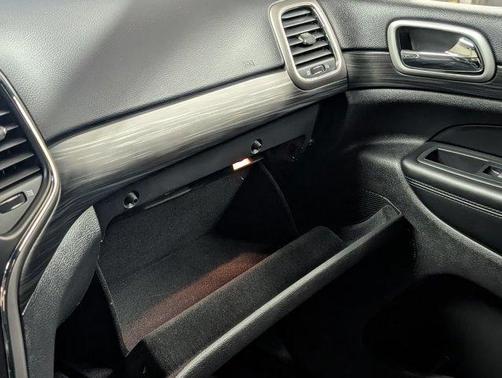 2020 Jeep Grand Cherokee Laredo E