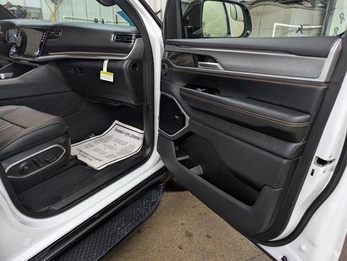 Bright White Clearcoat 2026 Jeep Grand Wagoneer Base