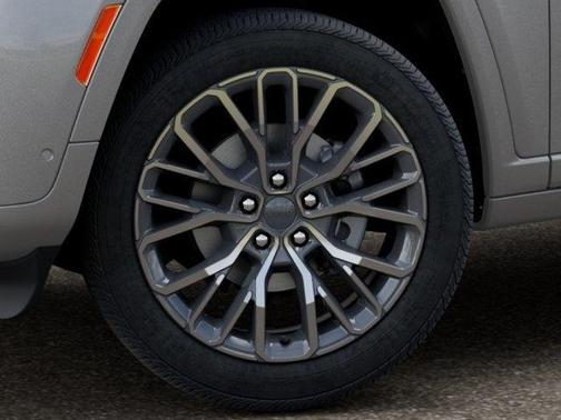 Silver Zynith 2026 Jeep Grand Cherokee L Summit