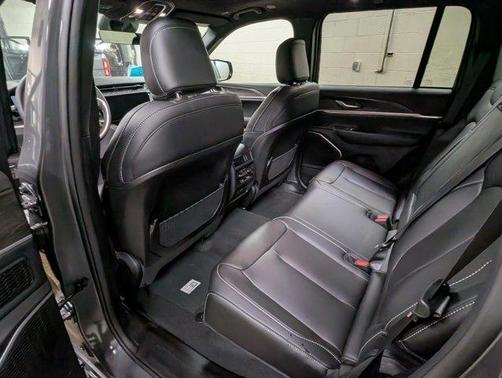 Metallic 2026 Jeep Grand Cherokee Limited