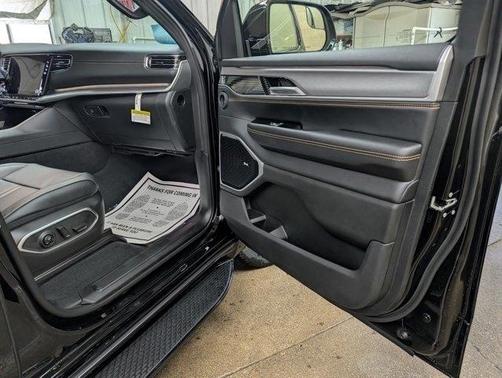 Gloss Black 2026 Jeep Grand Wagoneer Base