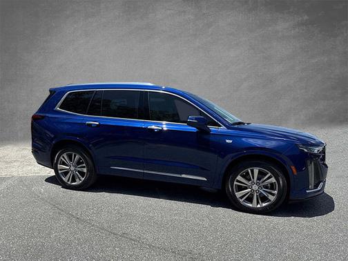2025 Cadillac XT6 FWD Premium Luxury