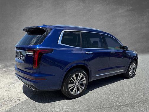 2025 Cadillac XT6 FWD Premium Luxury