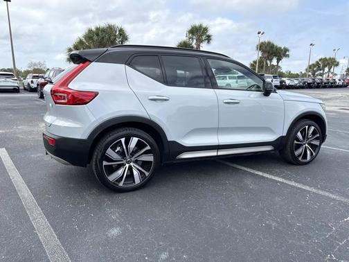 2021 Volvo XC40 Recharge Pure Electric P8