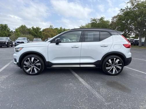 2021 Volvo XC40 Recharge Pure Electric P8