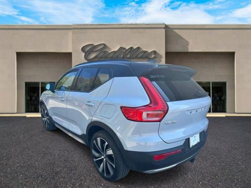 2021 Volvo XC40 Recharge Pure Electric P8