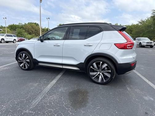 2021 Volvo XC40 Recharge Pure Electric P8