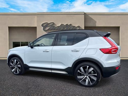 2021 Volvo XC40 Recharge Pure Electric P8