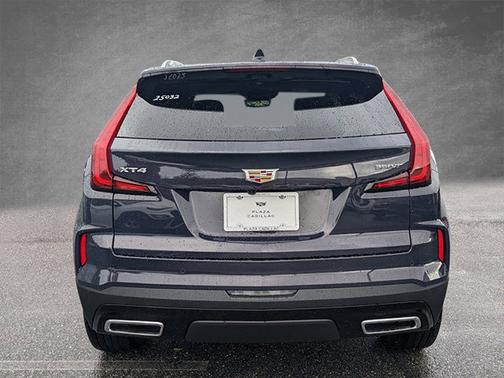 2025 Cadillac XT4 FWD Premium Luxury