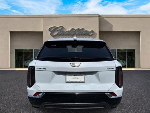 Vibrant White Tricoat 2026 Cadillac OPTIQ Premium Luxury