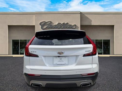 Crystal White Tricoat 2020 Cadillac XT4 Premium Luxury